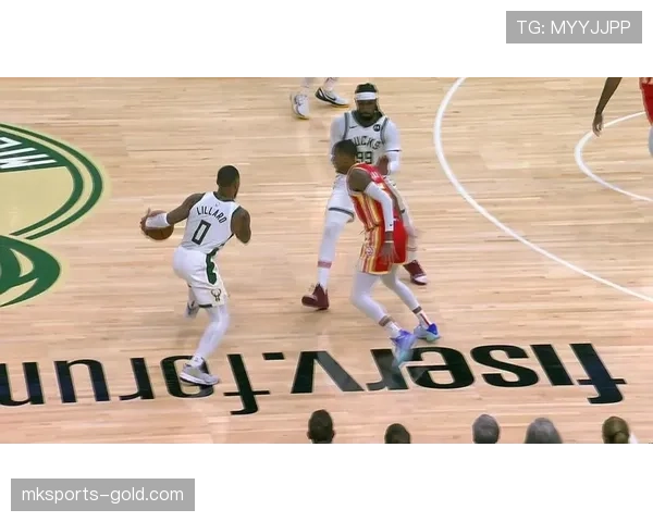 利拉德突破制造多次挡拆错位拉开空间提升球队得分效率