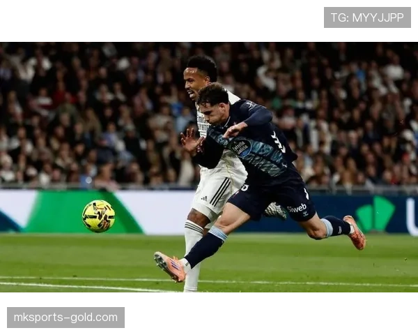 皇马防守稳定性下降：球队本赛季多场关键战防守表现波动，竞争形势趋紧